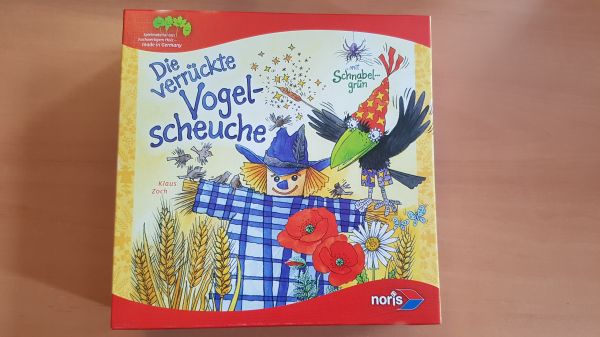 Bild #1 Die verrückte Vogelscheuche