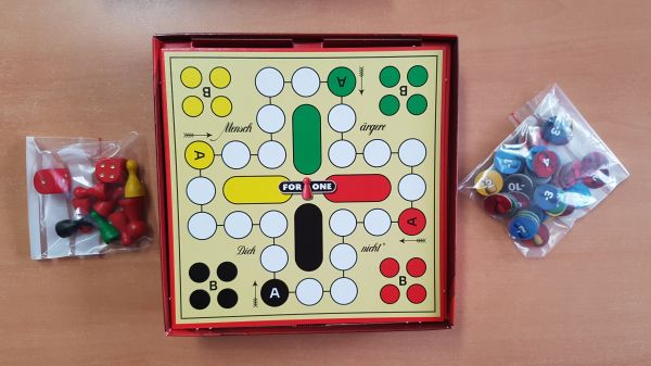 Bild #2 For One - Mensch ärgere Dich nicht