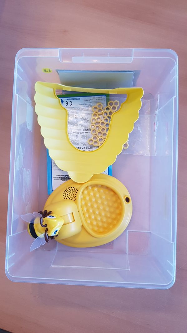 Bild #2 Honigklau im Bienenbau