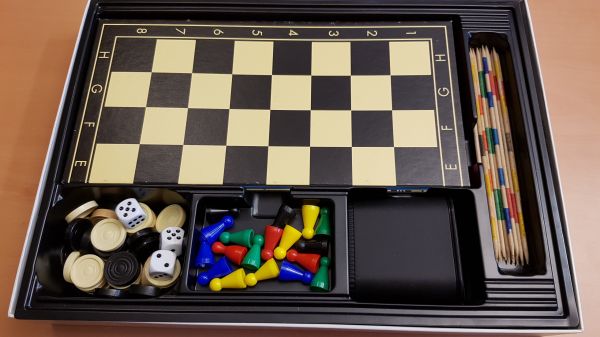 Bild #2 Spielesammlung über 100 Spielemöglichkeiten